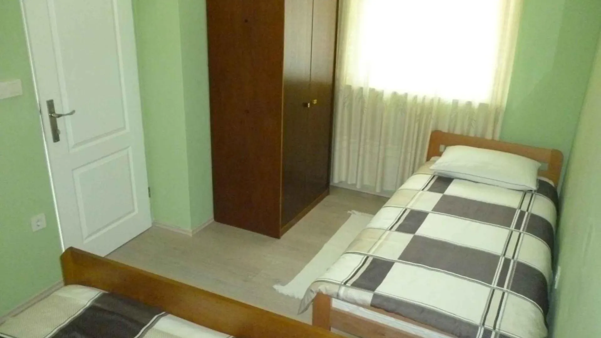 Apartments In Starigrad-Paklenica 41707